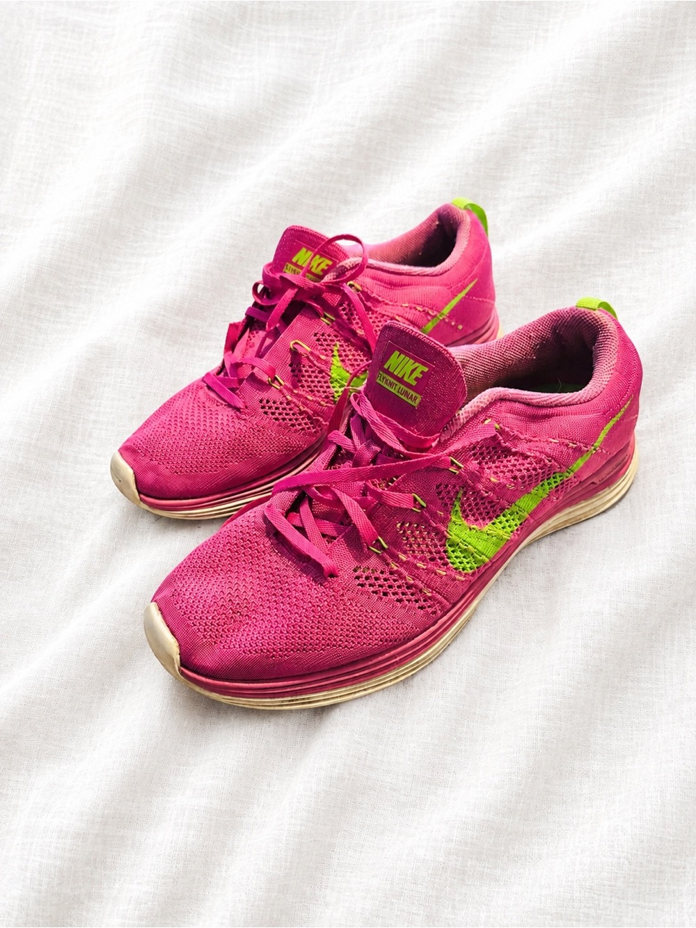 Nike Flyknit Lunar1+ Women’s Size 10 Pink Neon Green Running Shoes